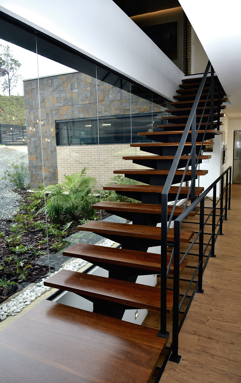 Escaleras de madera para exteriores